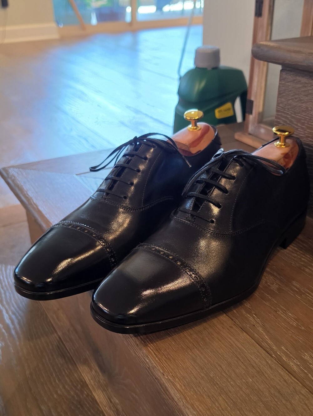 Salvatore Ferragamo Black Leather Cap-Toe Derbys with Brogue Detail - Picture 4 of 12